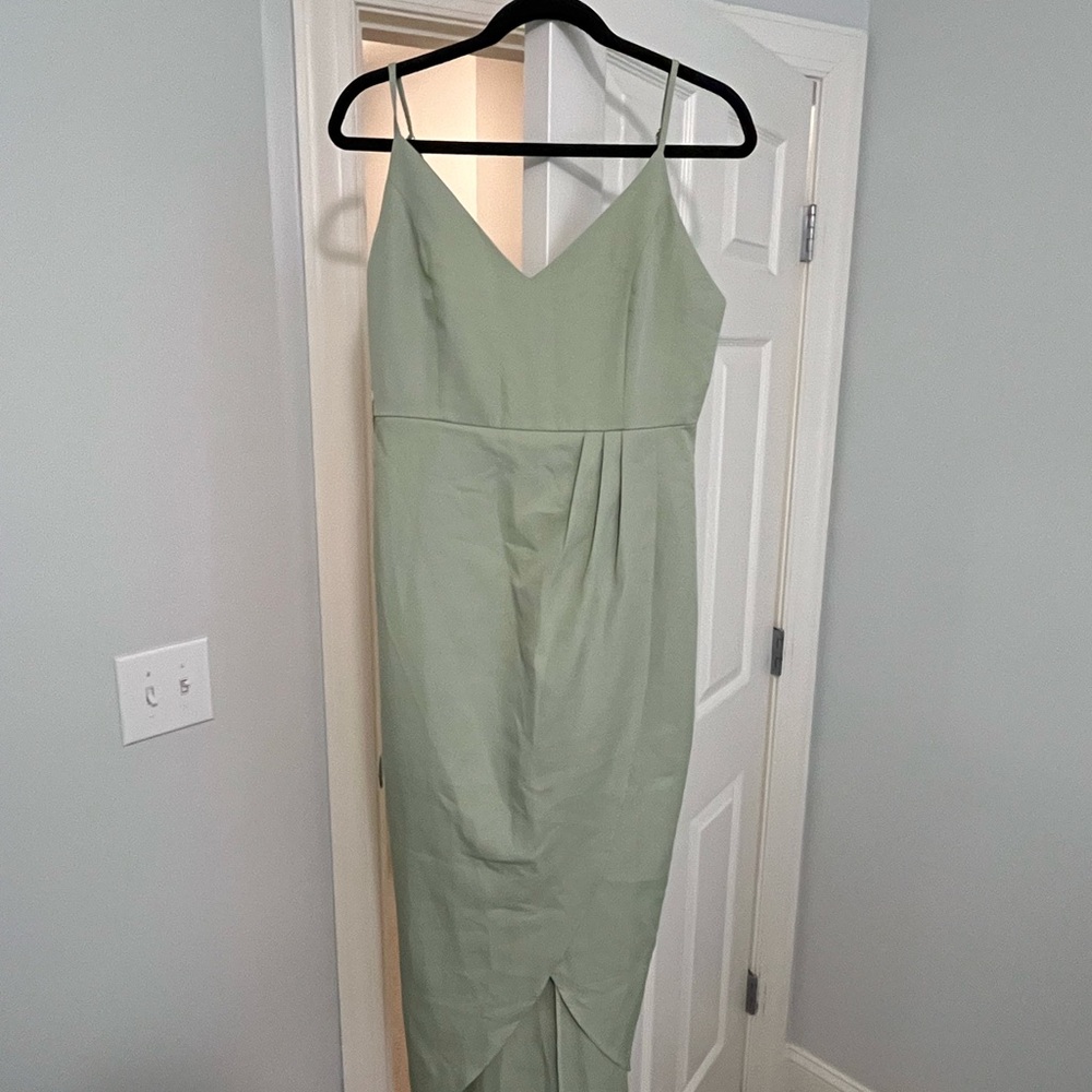 NWT CMZ2005 Formal Dress, Pale Green (Medium)